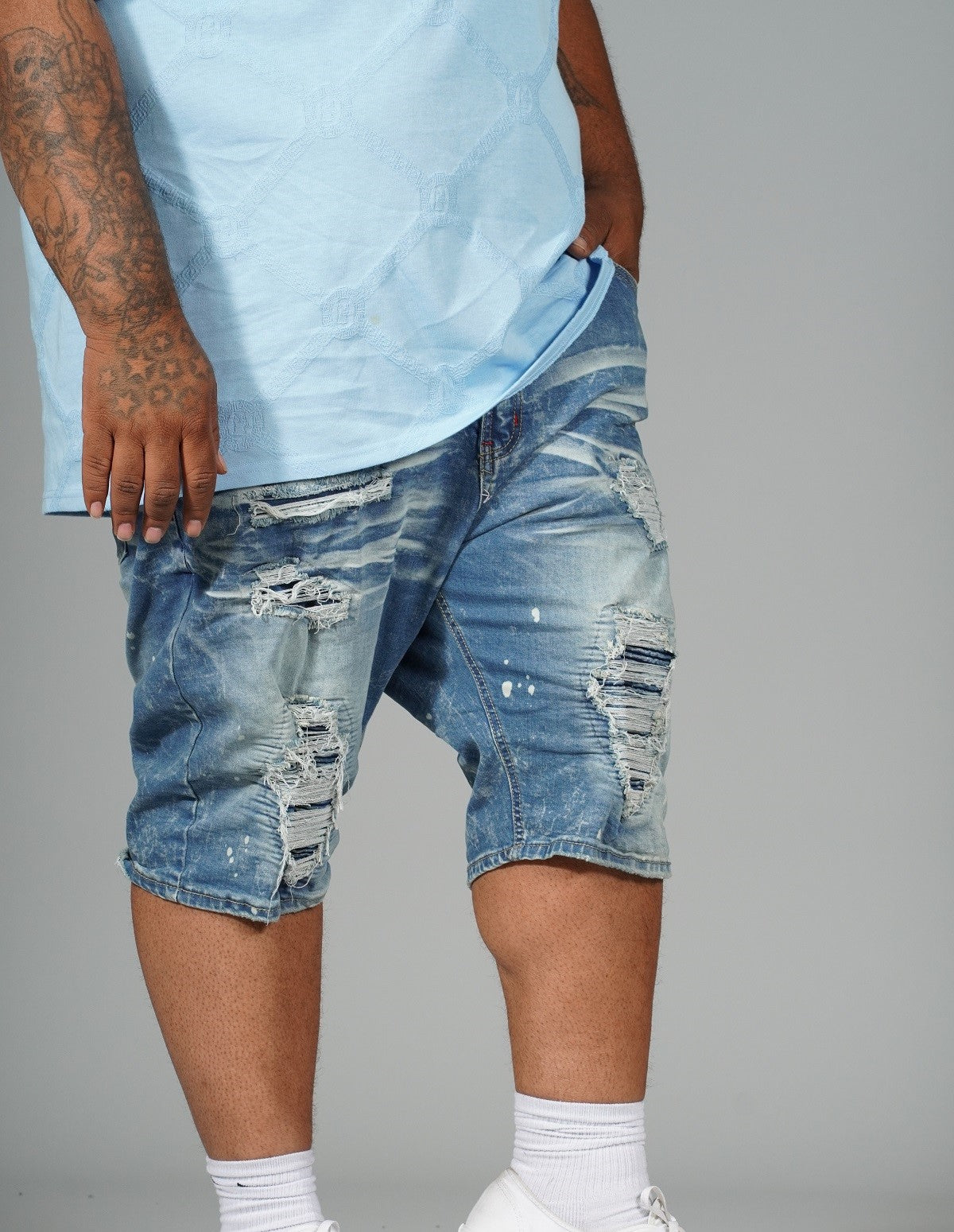 M771 Pacifica Shredded Shorts - Light Wash